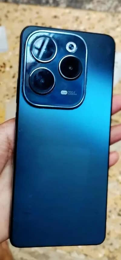 Infinix Hot 40 8Gb. 256Gb Box . ha. Charger nhi ha  Exchange possible