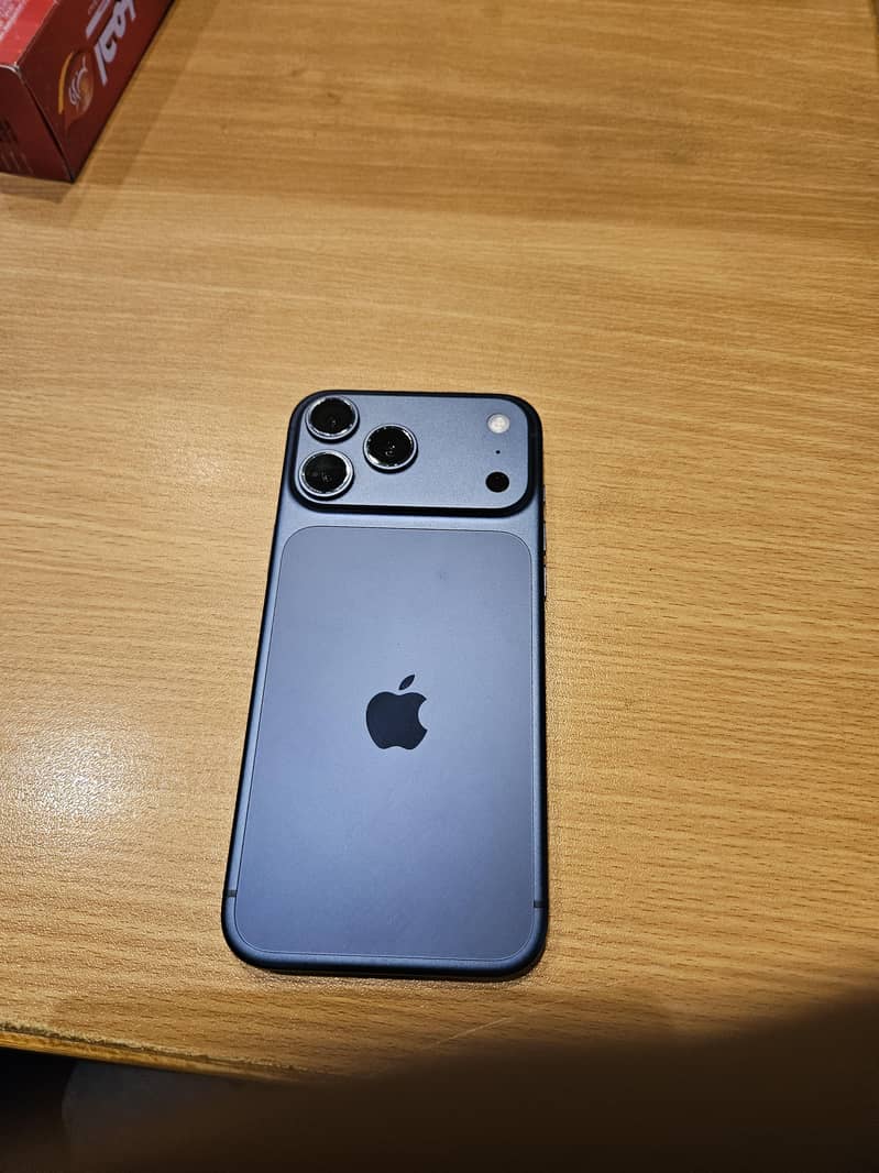 Apple iPhone 17 Pro Max 0