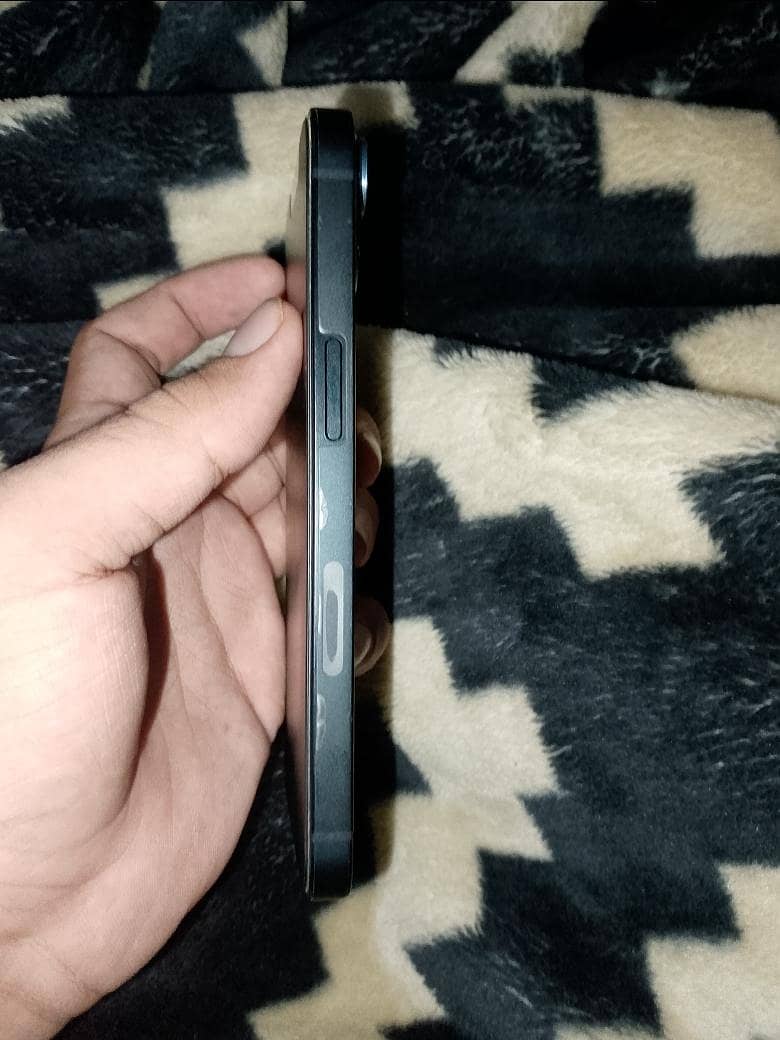 I phone 13 128Gb JV battery health 98 % water pack with box . USA LLA 6
