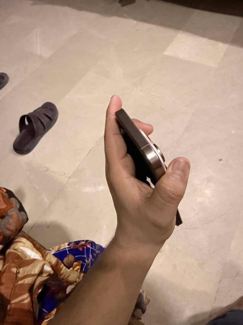 Iphone 16 pro 3