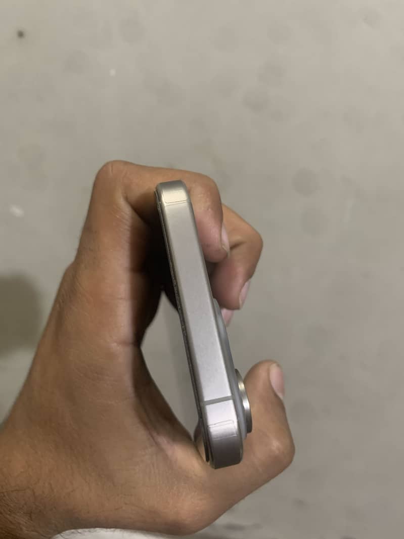 Apple iPhone 15 Pro Max 1