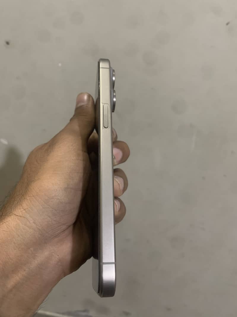 Apple iPhone 15 Pro Max 5