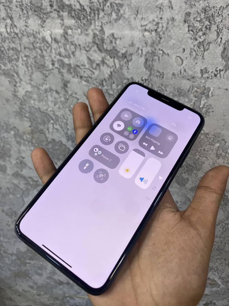 Apple iPhone 11 Pro Max 2