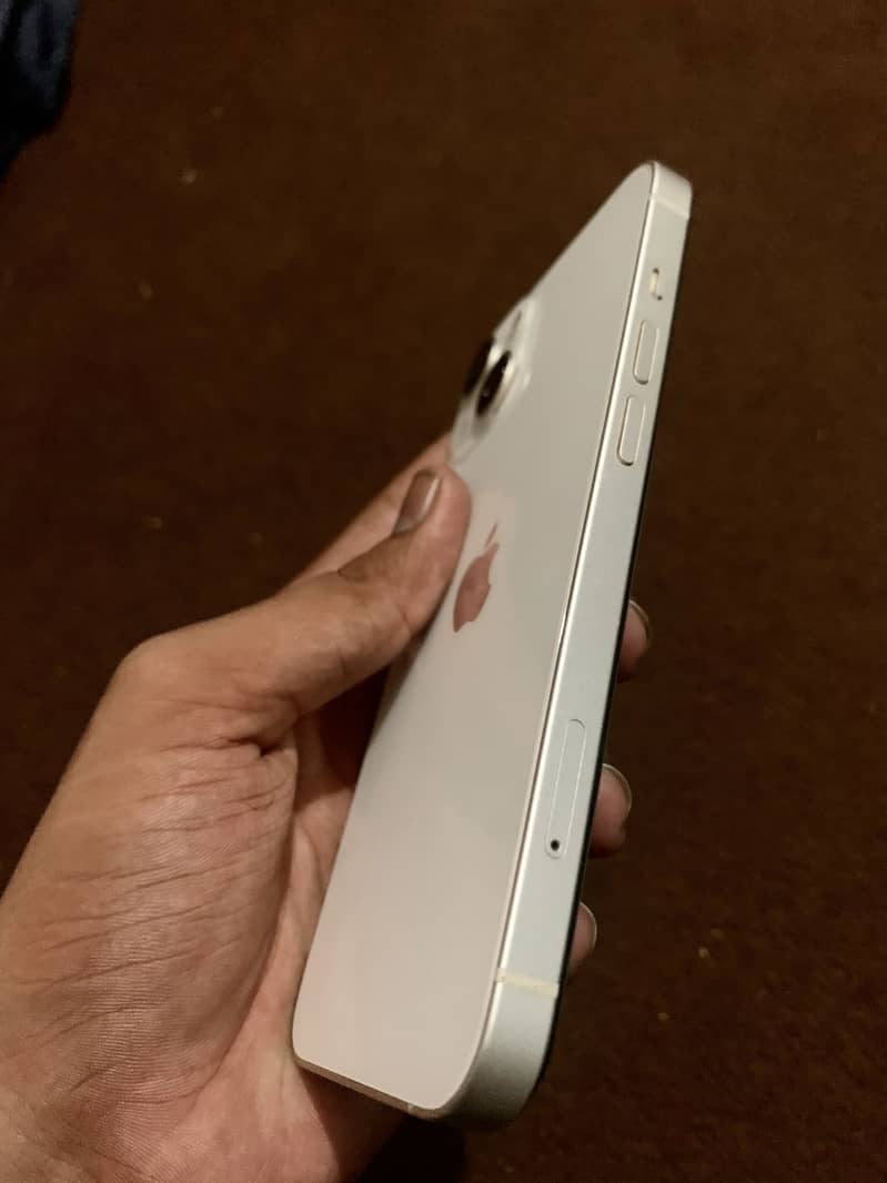 Apple iPhone 13 1
