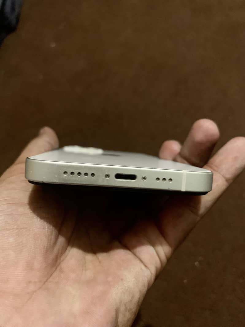 Apple iPhone 13 3