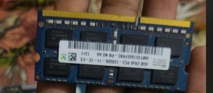 SK Hynix 4GB PC3-12800S