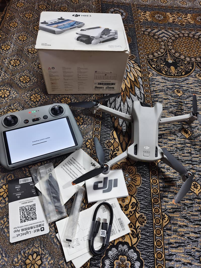 DJI Mini 3 with RC Complete Box 1