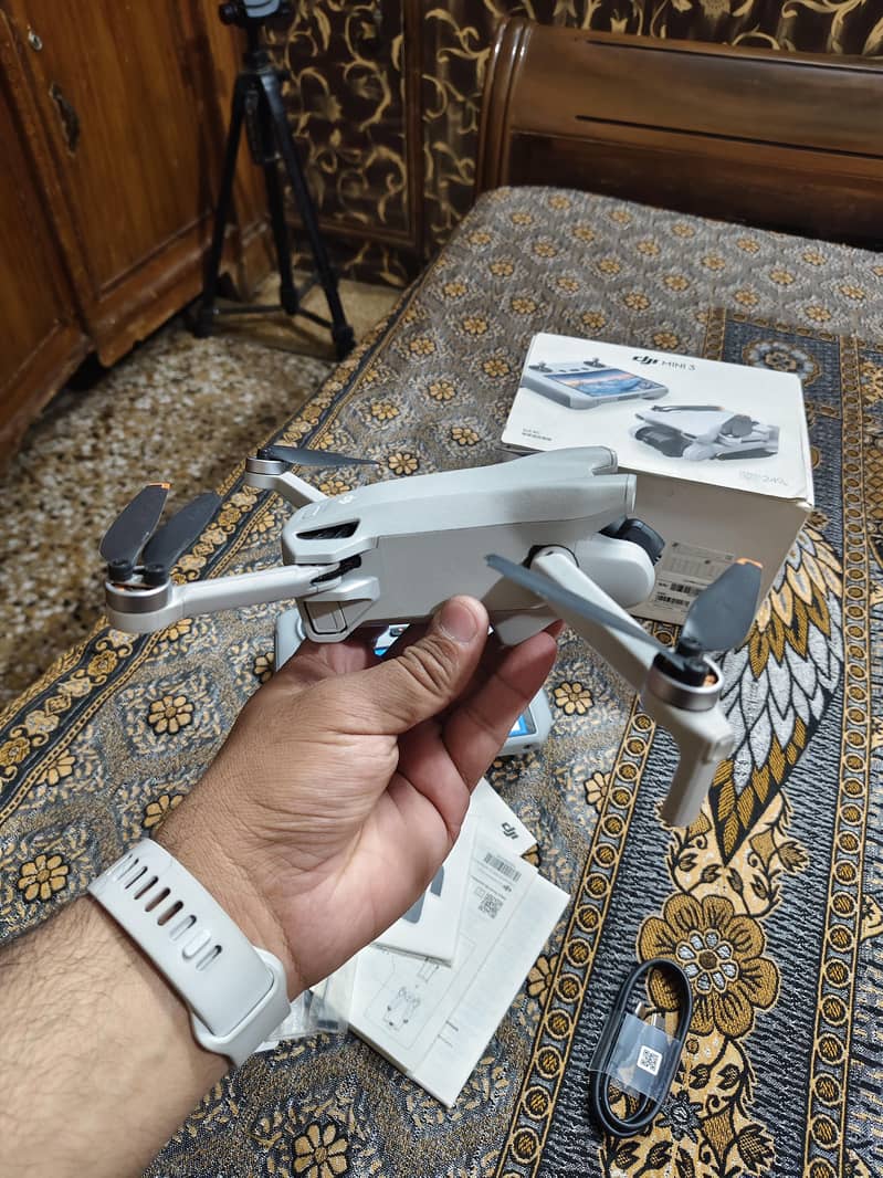 DJI Mini 3 with RC Complete Box 3