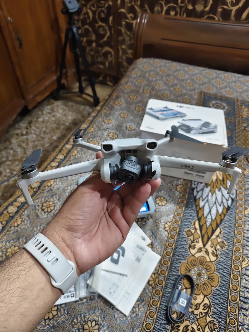DJI Mini 3 with RC Complete Box 4