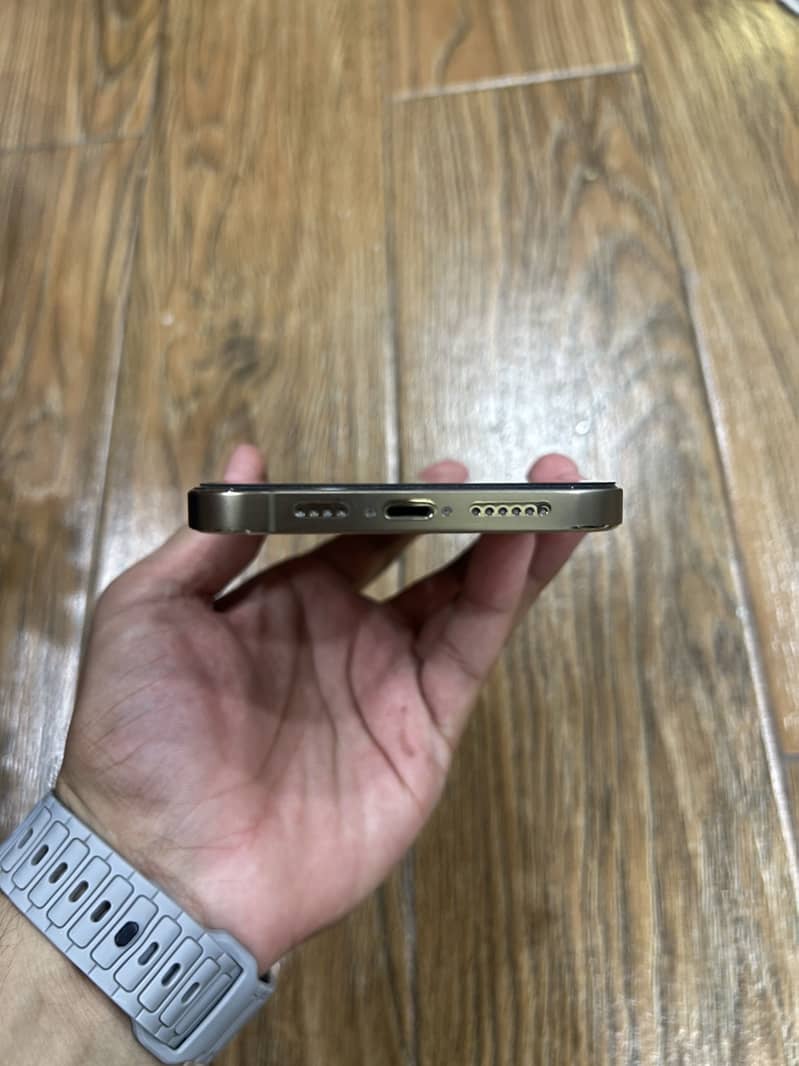 Apple iPhone 12 Pro Max 4