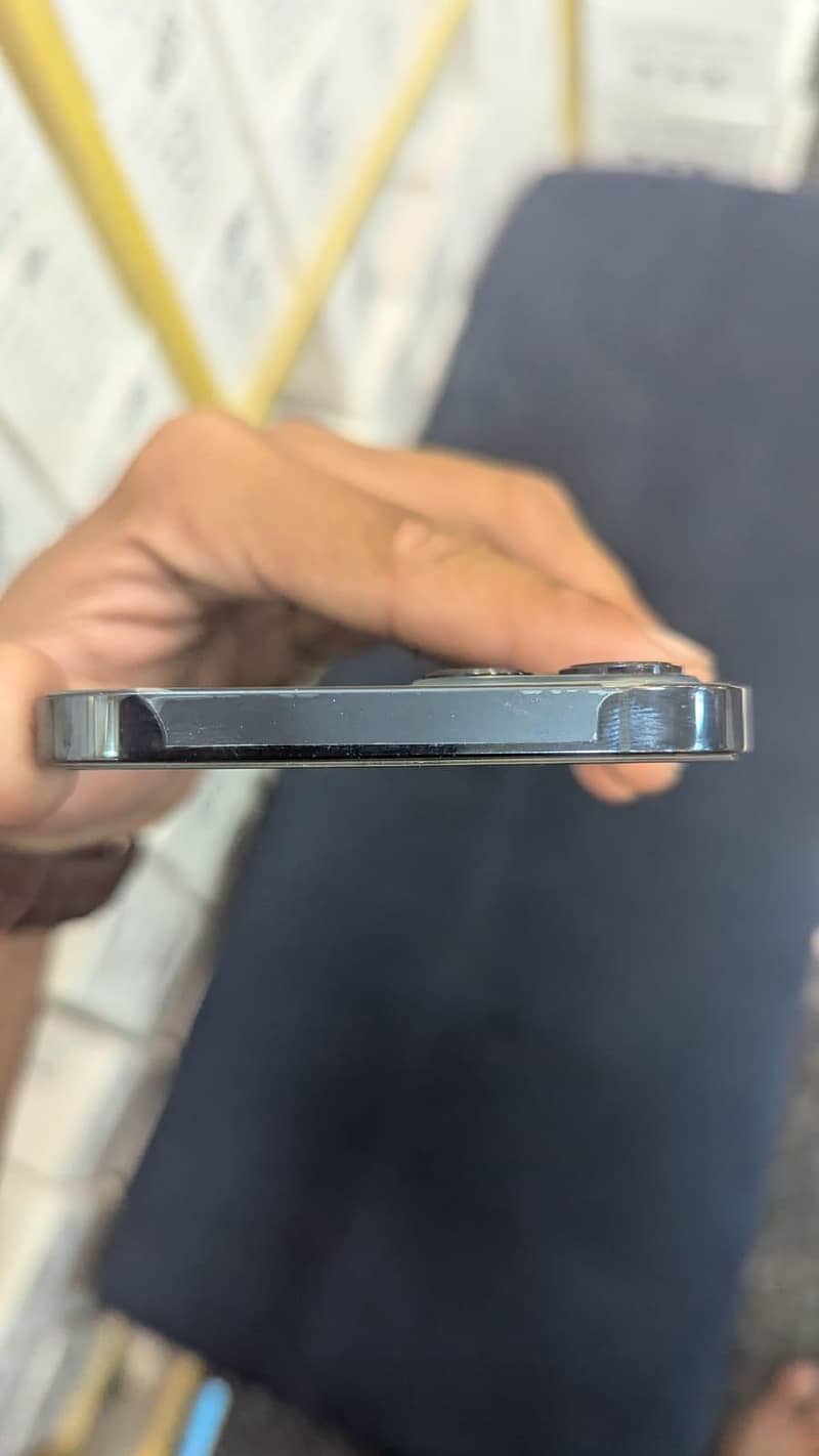 Apple iPhone 12 Pro Max 4
