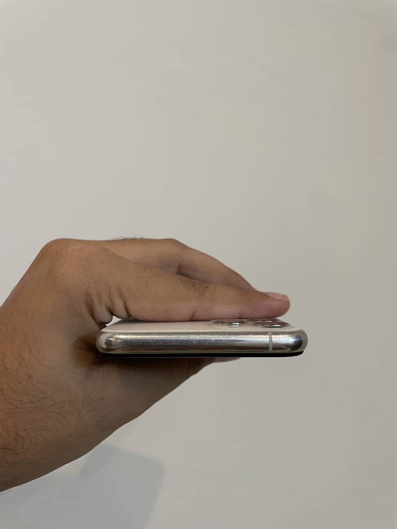 Apple iPhone 11 Pro 1