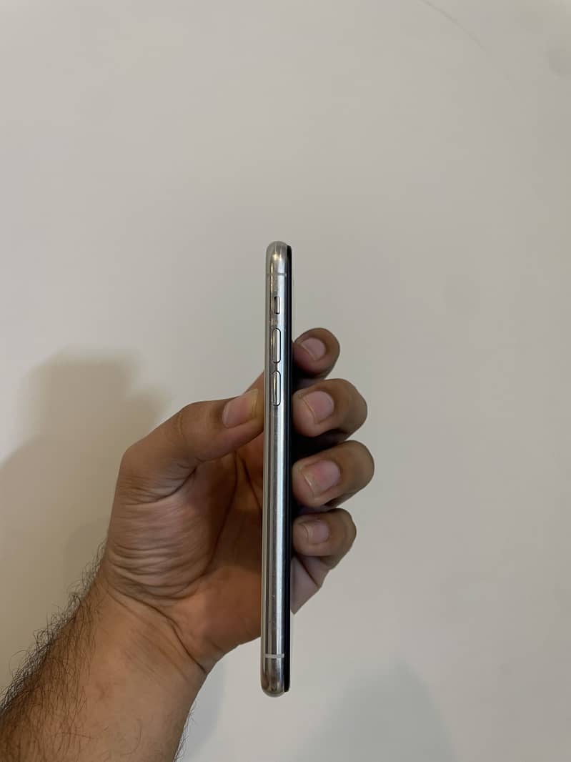 Apple iPhone 11 Pro 3