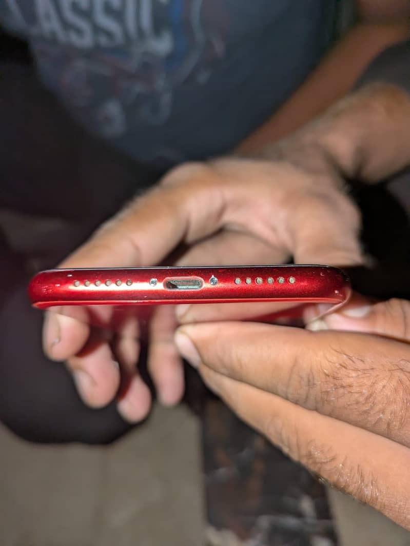 Apple iPhone XR 4