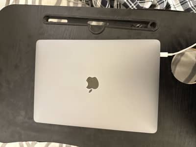 MacBook Pro 2017 | Core i5 3.1GHz | 8GB RAM | 256GB SSD | Touch Bar
