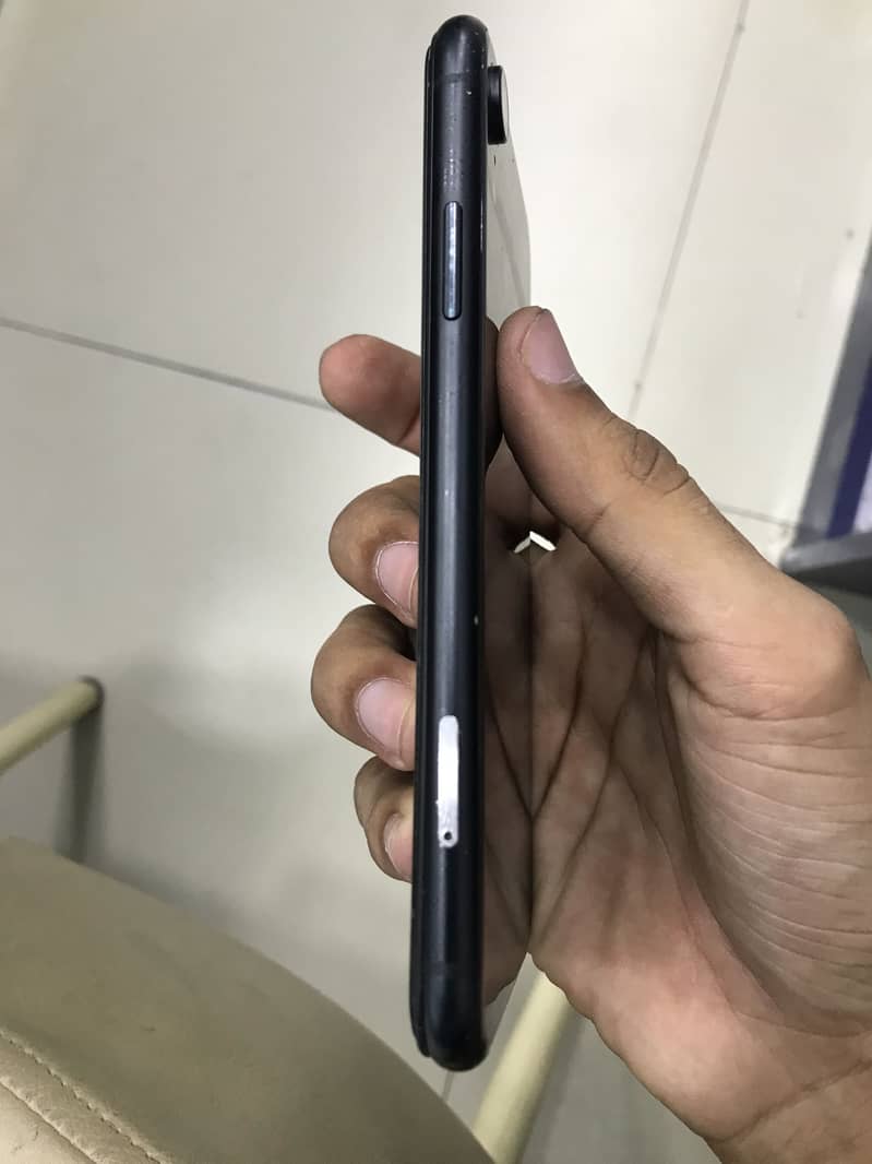 Apple iPhone XR 3
