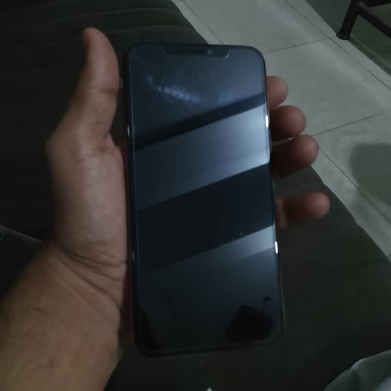 Apple iPhone XS Max 2