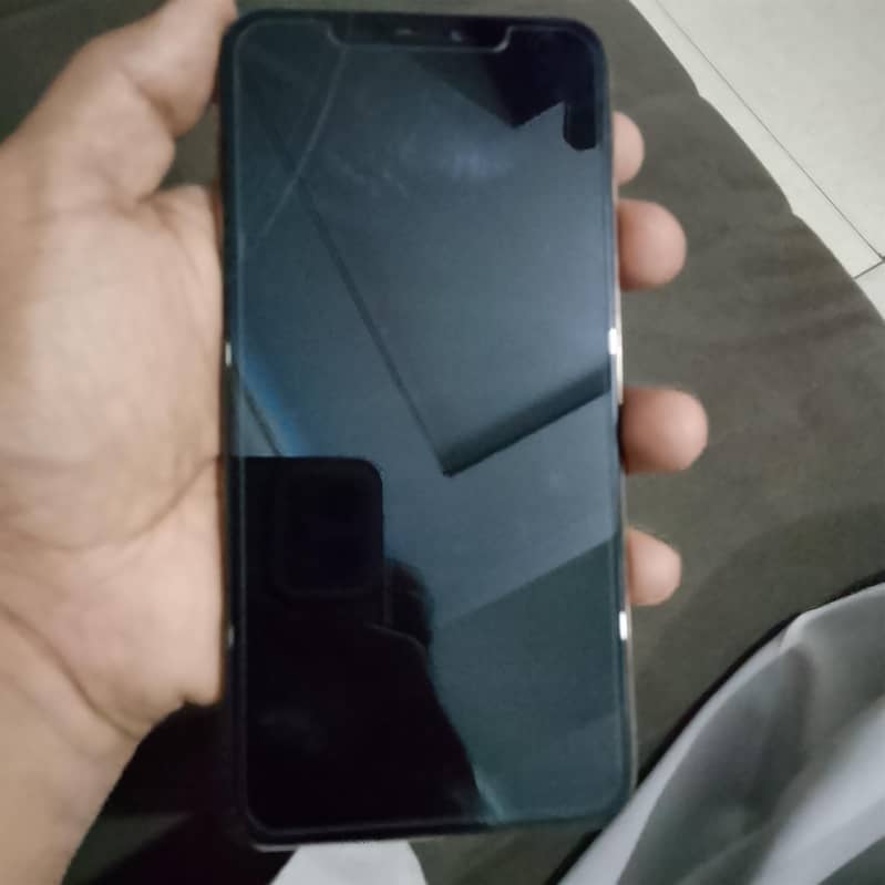 Apple iPhone XS Max 6
