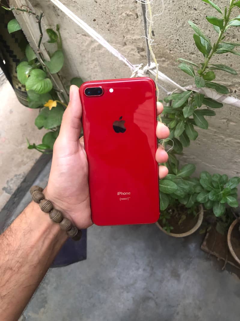 Apple iPhone 8 Plus 3
