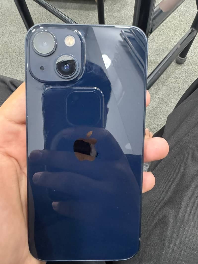 Apple iPhone 13 0