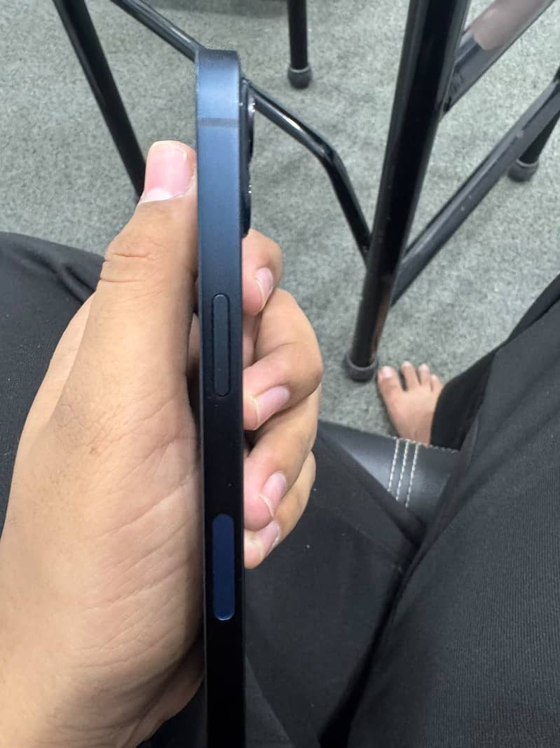 Apple iPhone 13 1
