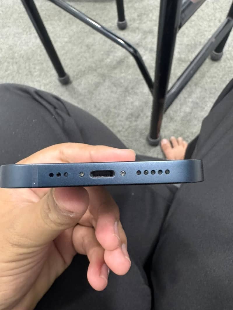 Apple iPhone 13 2