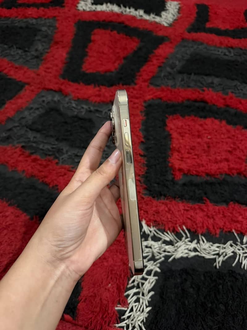 Apple iPhone 14 Pro Max (JV) 3