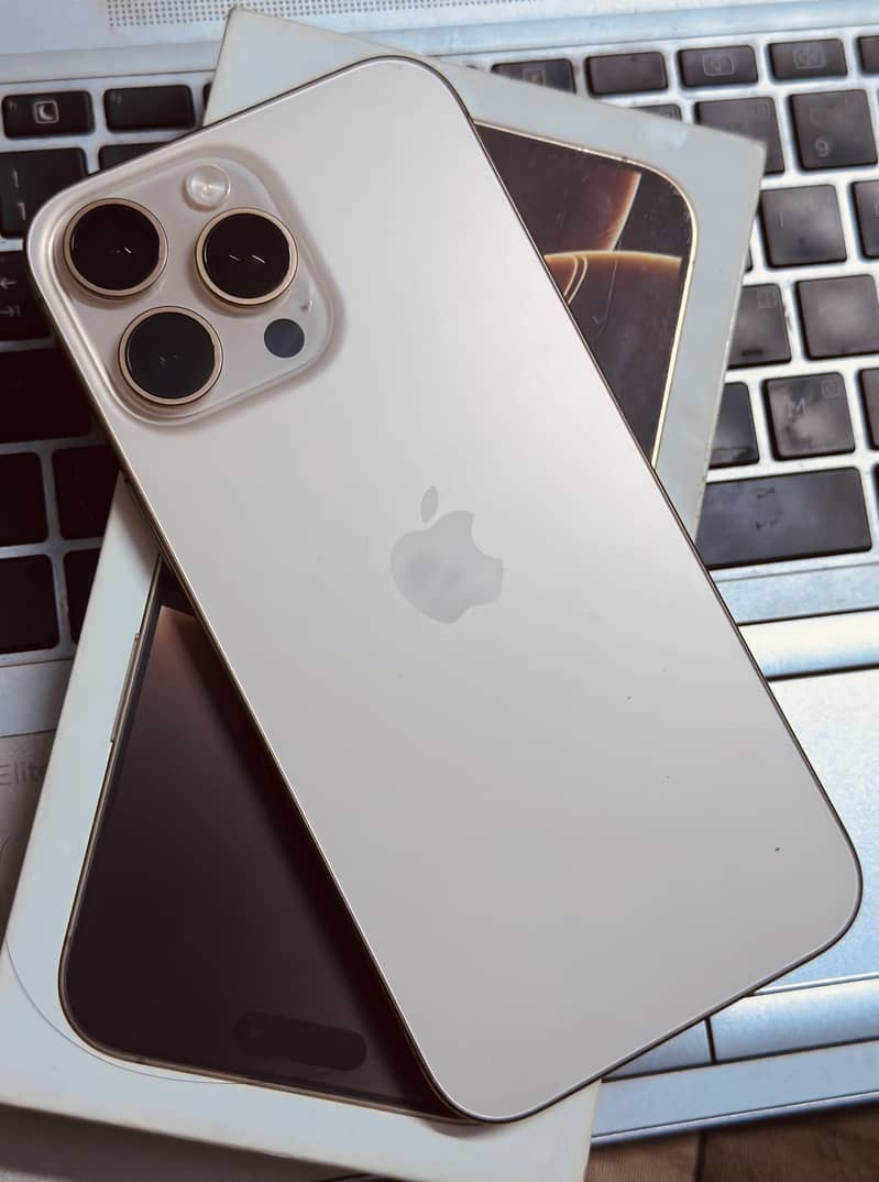 Apple iPhone 16 Pro Max 0