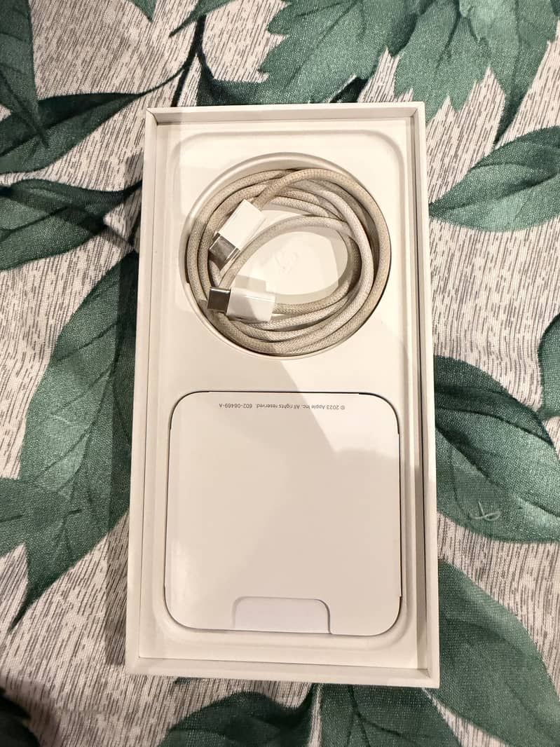 Apple iPhone 15 Pro Max 6
