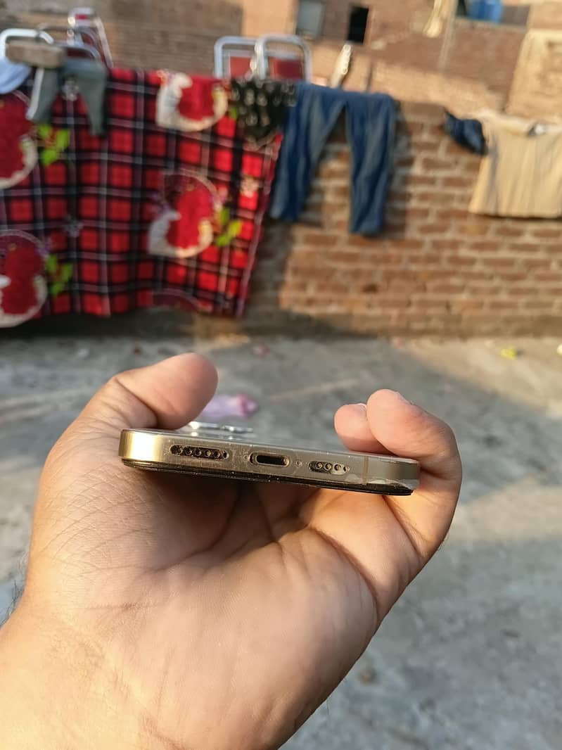 Apple iPhone 12 Pro Max 3