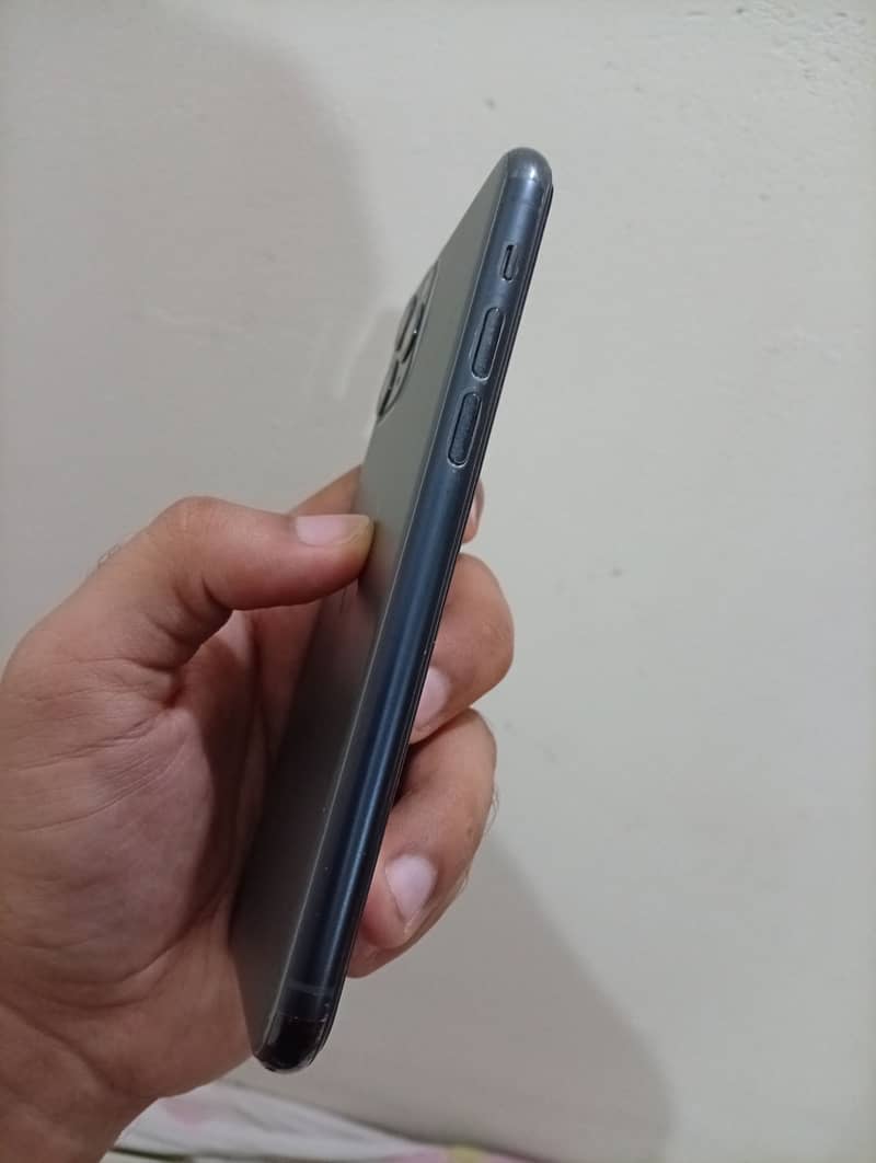 Apple iPhone 11 pro 2