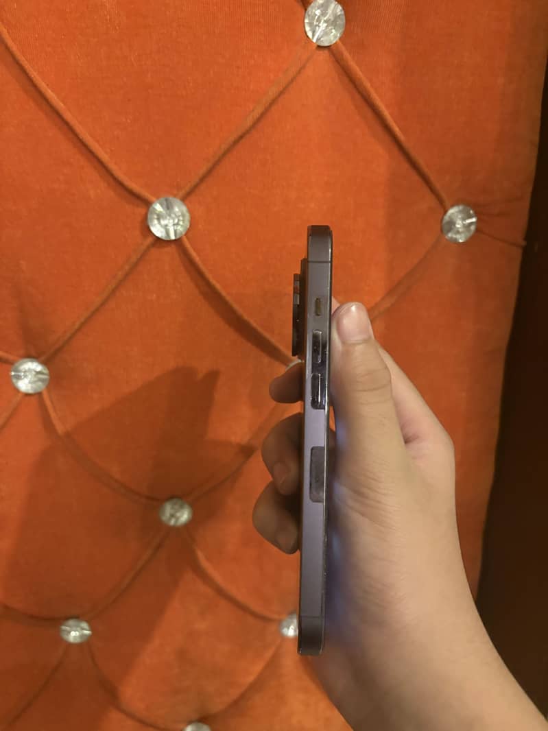Apple iPhone 14 Pro 1
