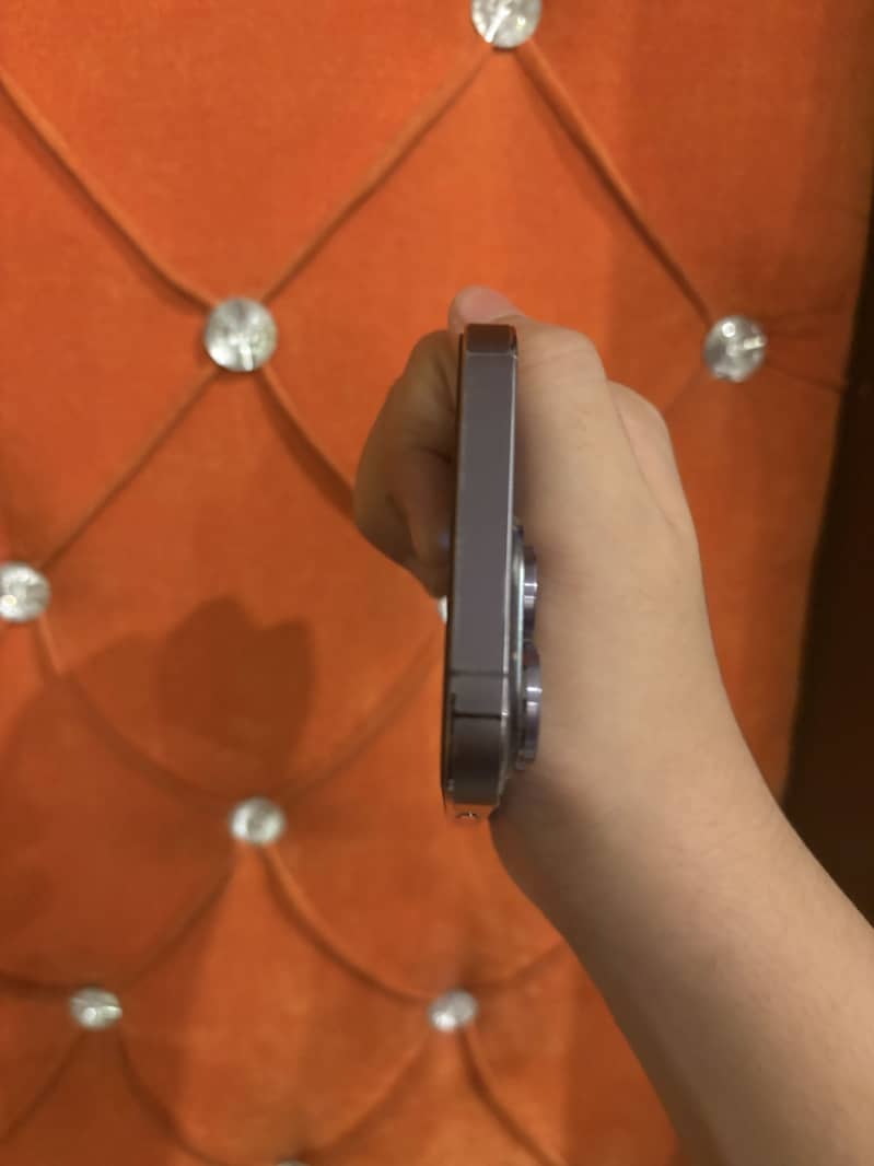 Apple iPhone 14 Pro 2