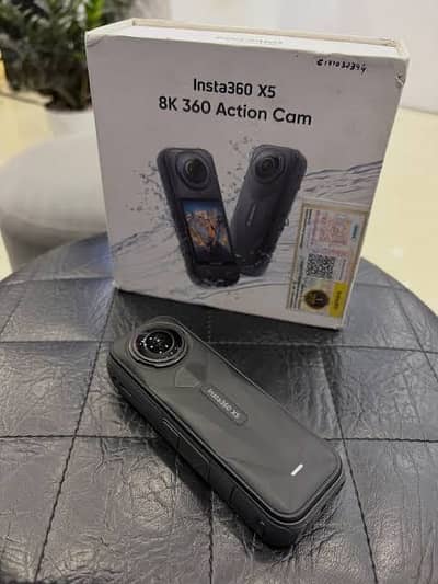 insta 360 x5 with stick box