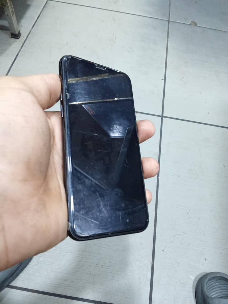 Apple iPhone 11 Pro 6