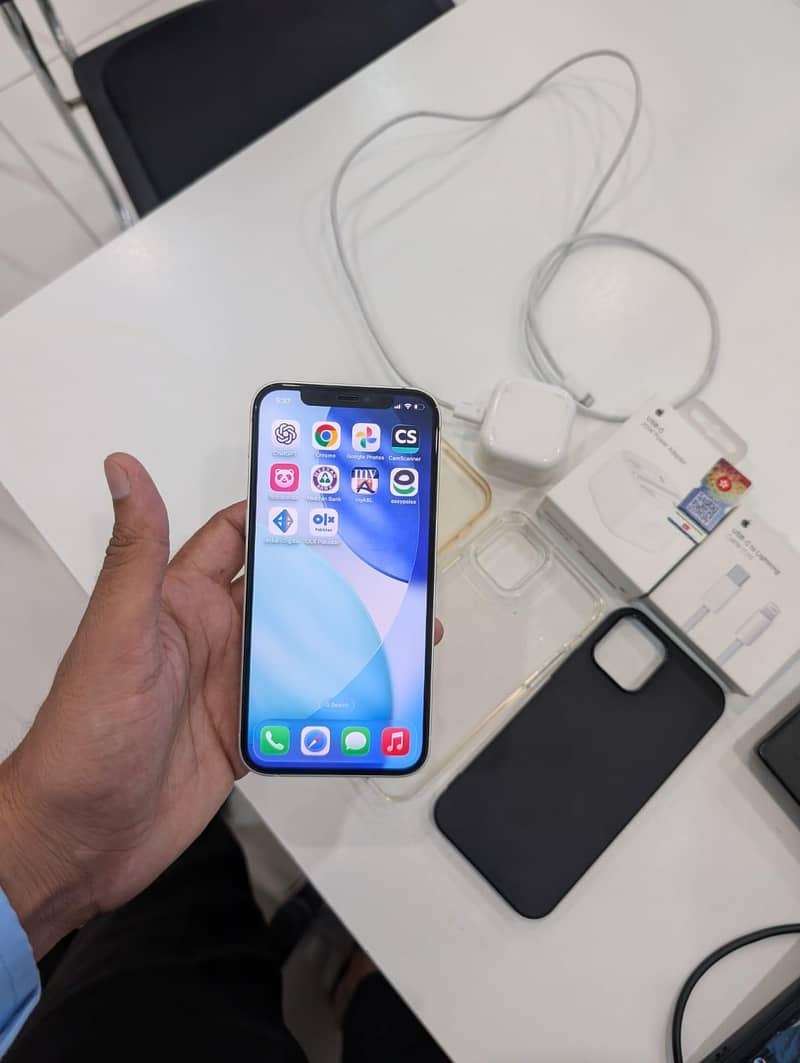 Apple iPhone 12 5