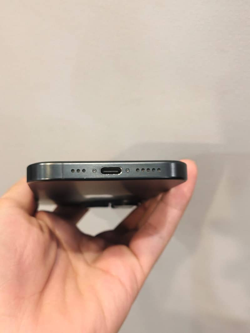 Apple iPhone 15 Pro 1