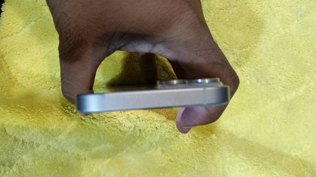 Apple iPhone 14 jv 0
