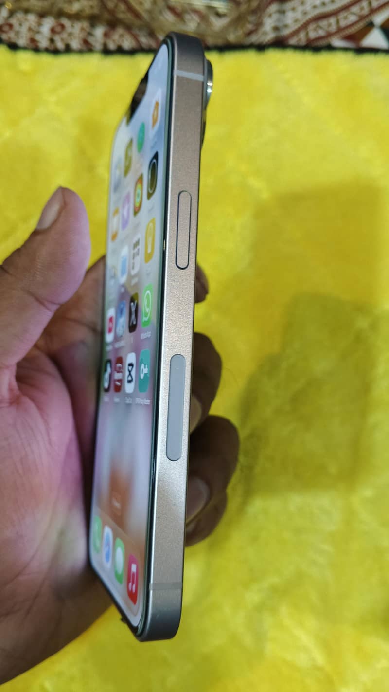 Apple iPhone 14 jv 3