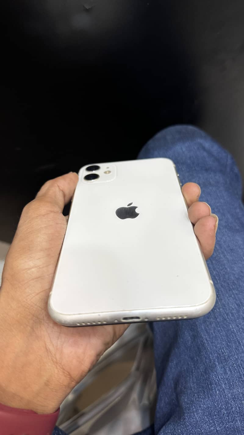 Apple iPhone 11 3