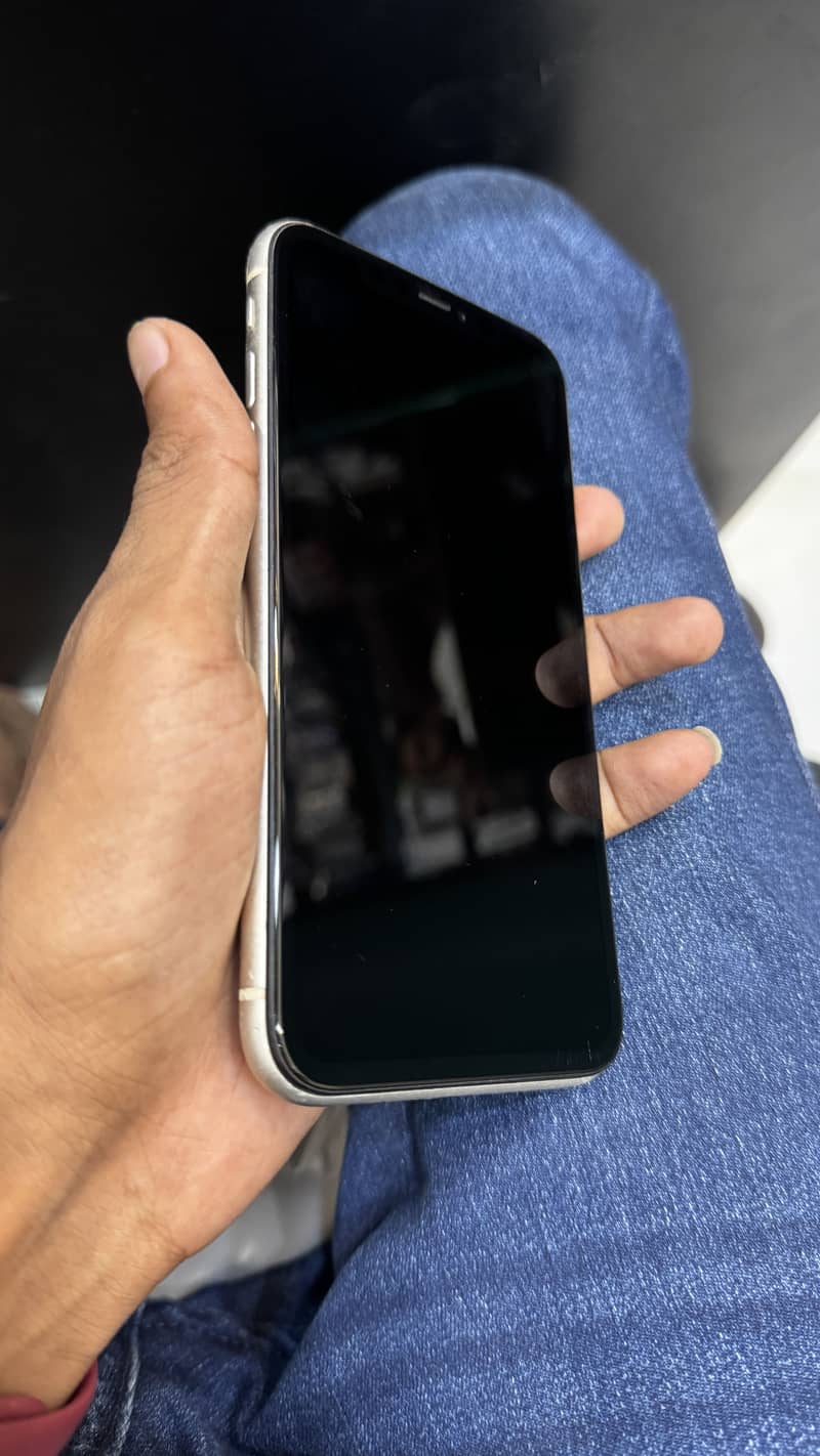 Apple iPhone 11 6