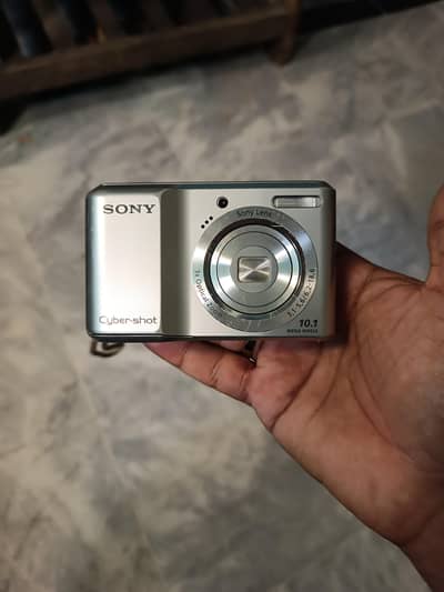 Sony Dsc-s1900 10.1 Mega Pixels Digital Camera