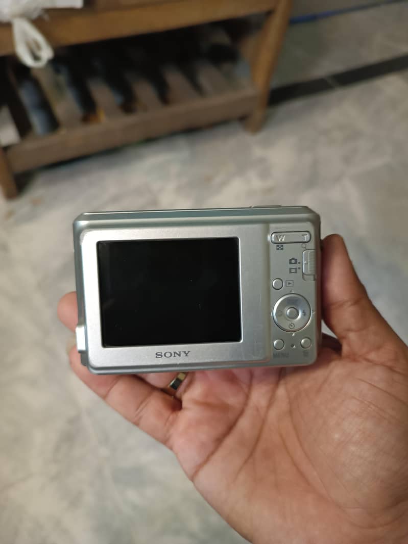 Sony Dsc-s1900 10.1 Mega Pixels Digital Camera 1