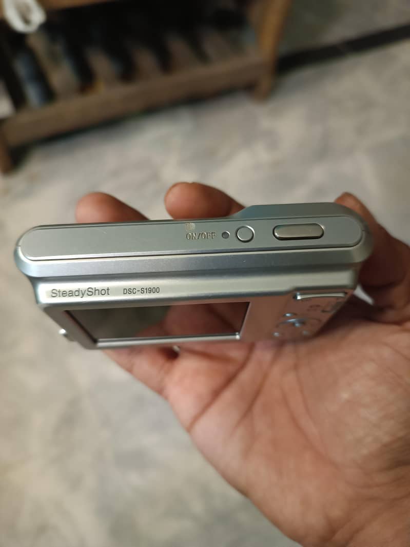 Sony Dsc-s1900 10.1 Mega Pixels Digital Camera 2