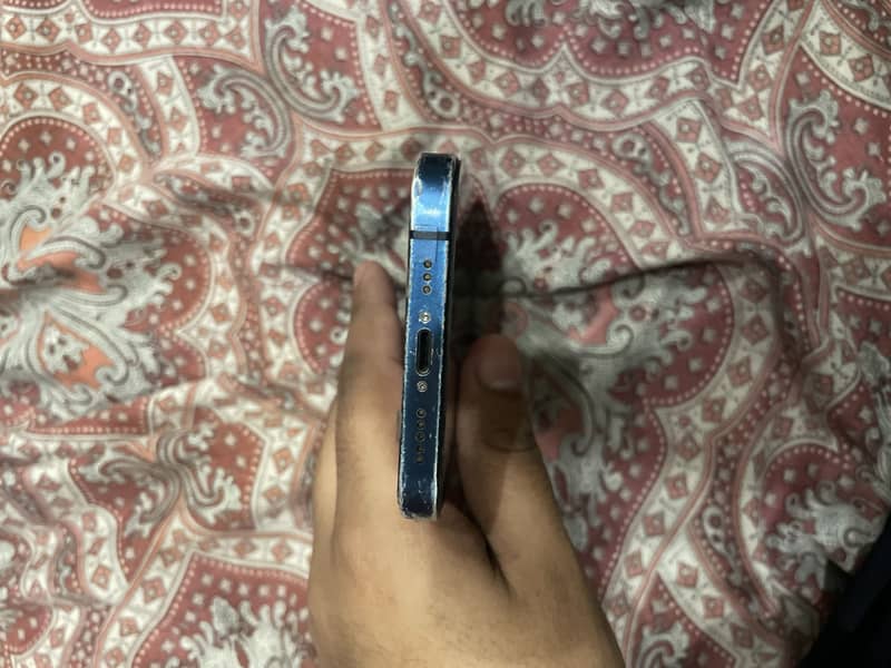 Apple iPhone 12 0