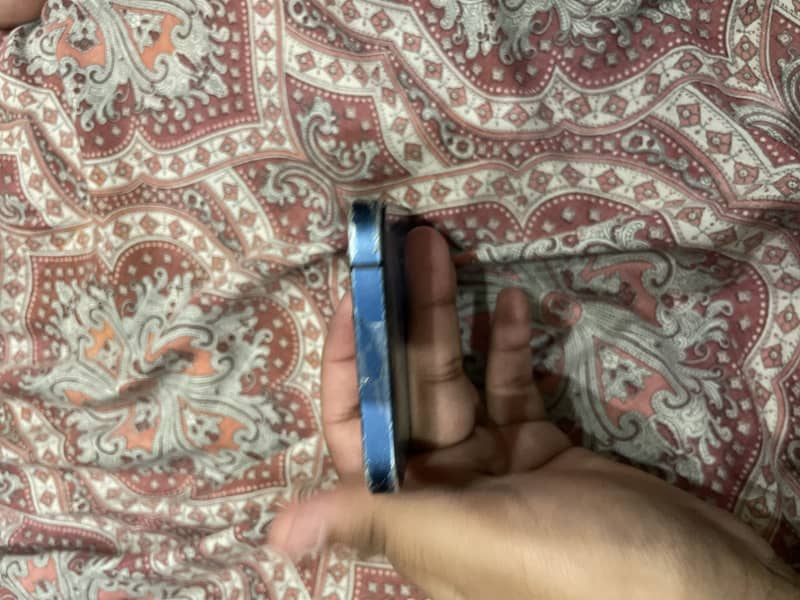 Apple iPhone 12 1