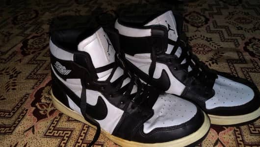 Nike Air Jordan 1 Retro High OG "Black White"