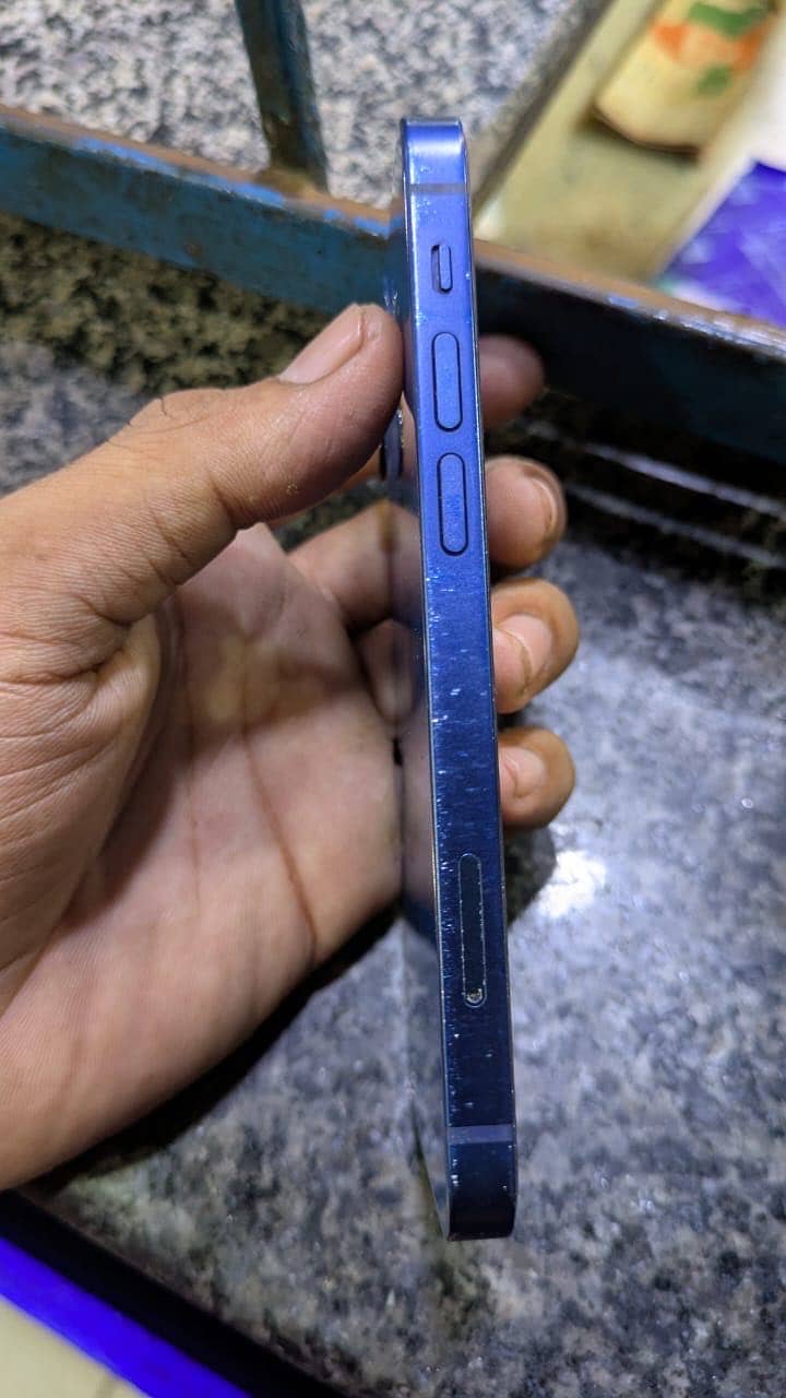 Apple iPhone 12 mini 4