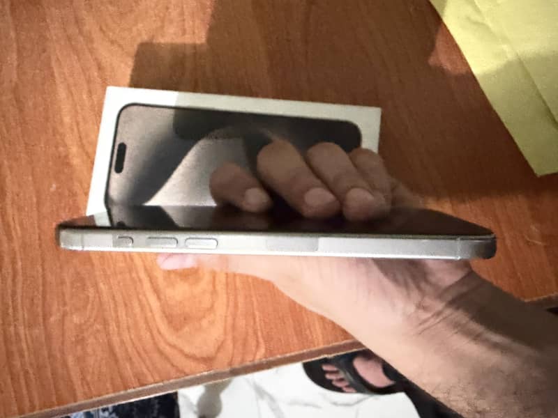 Apple iPhone 15 Pro Max jv 2