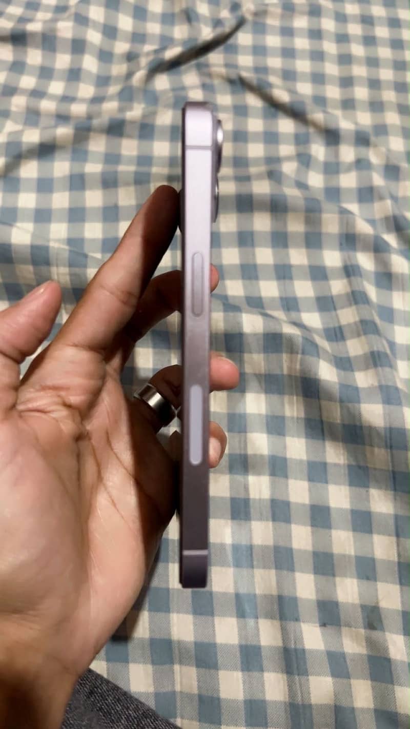 Apple iPhone 14 3